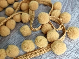 Dekoratyvinė POM POM juosta (didesnė) Nr. 105
