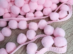 Dekoratyvinė POM POM juosta (didesnė) Nr. 301