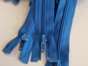 Karališkos mėlynos spalvos užtrauktukas 50 cm. Nr. 14