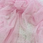 Baby pink tiulis su taškeliais