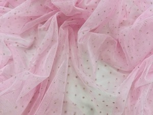 Baby pink tiulis su taškeliais